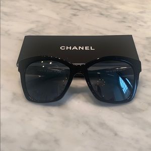 NWB CHANEL 5313 C501-26